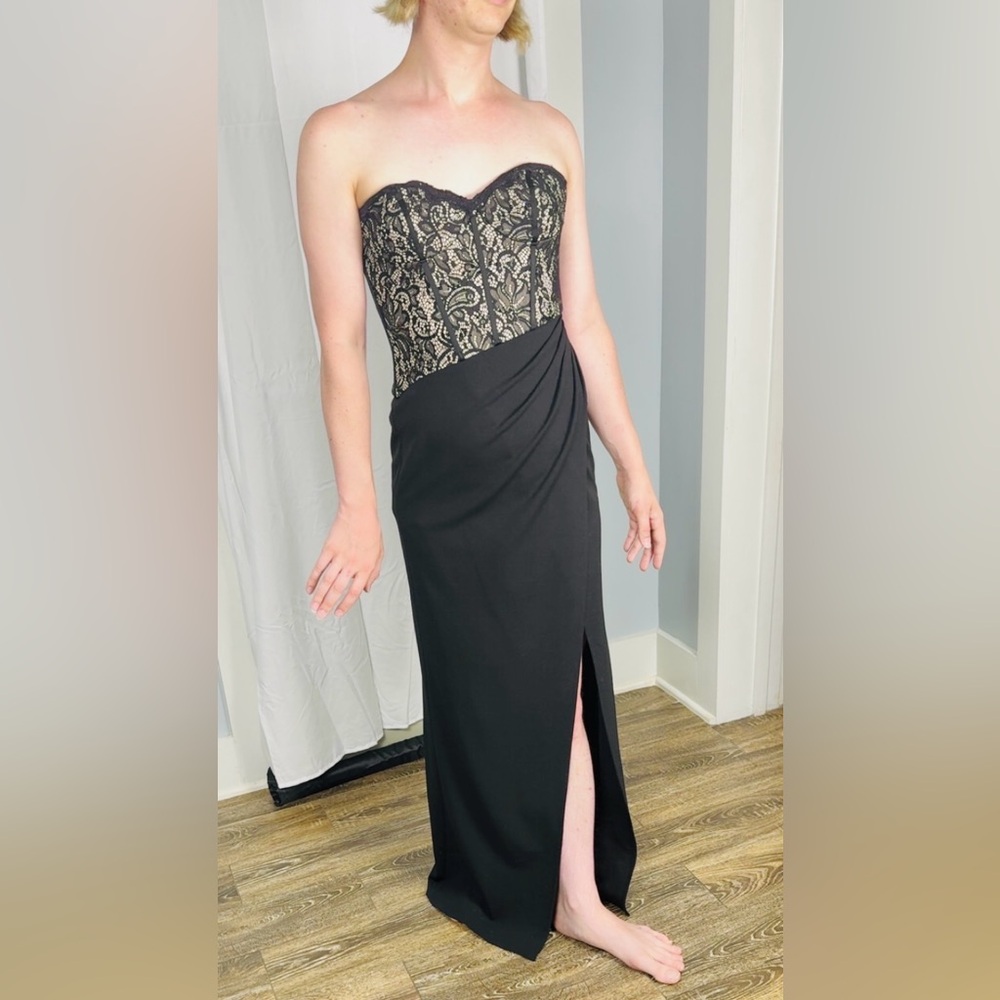 NWT floor length strappless cocktail dress from David’s bridal size small